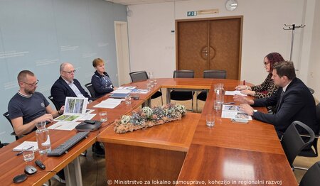 Župan Matej Slapar na delovnem srečanju Ministrstva za lokalno samoupravo, kohezijo in regionalni razvoj (1)